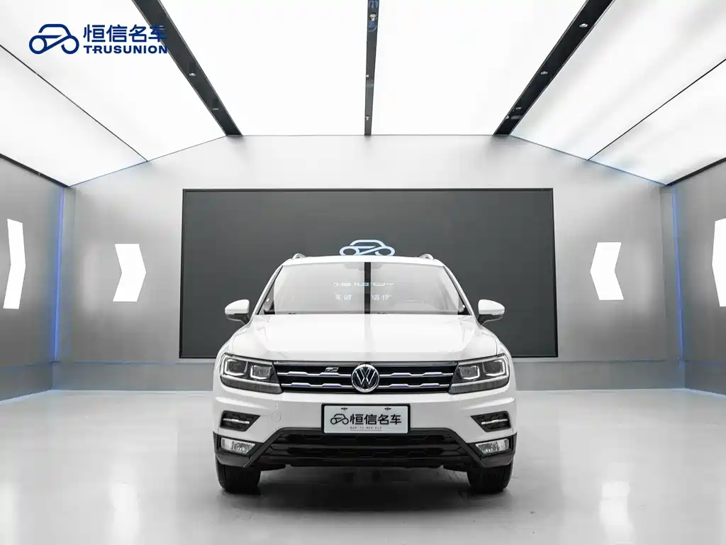 Volkswagen Tiguan L 2017 — фото 2