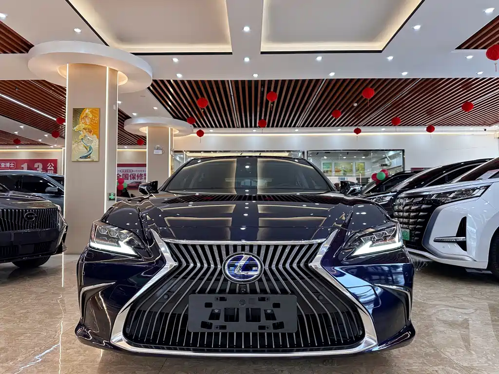 Lexus ES 2019 — фото 2