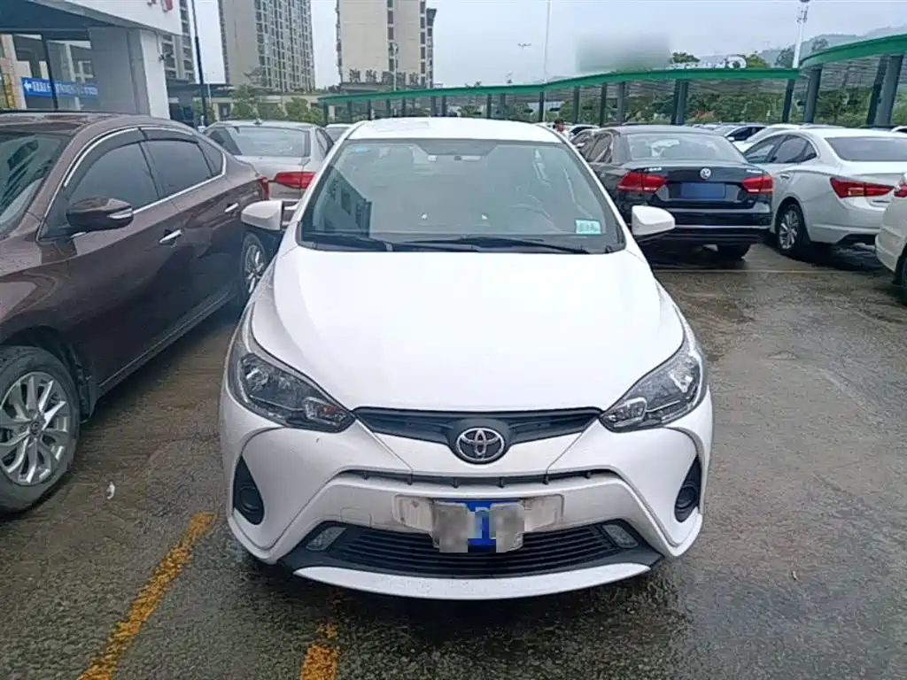 Toyota Yaris L 2018 — фото 3