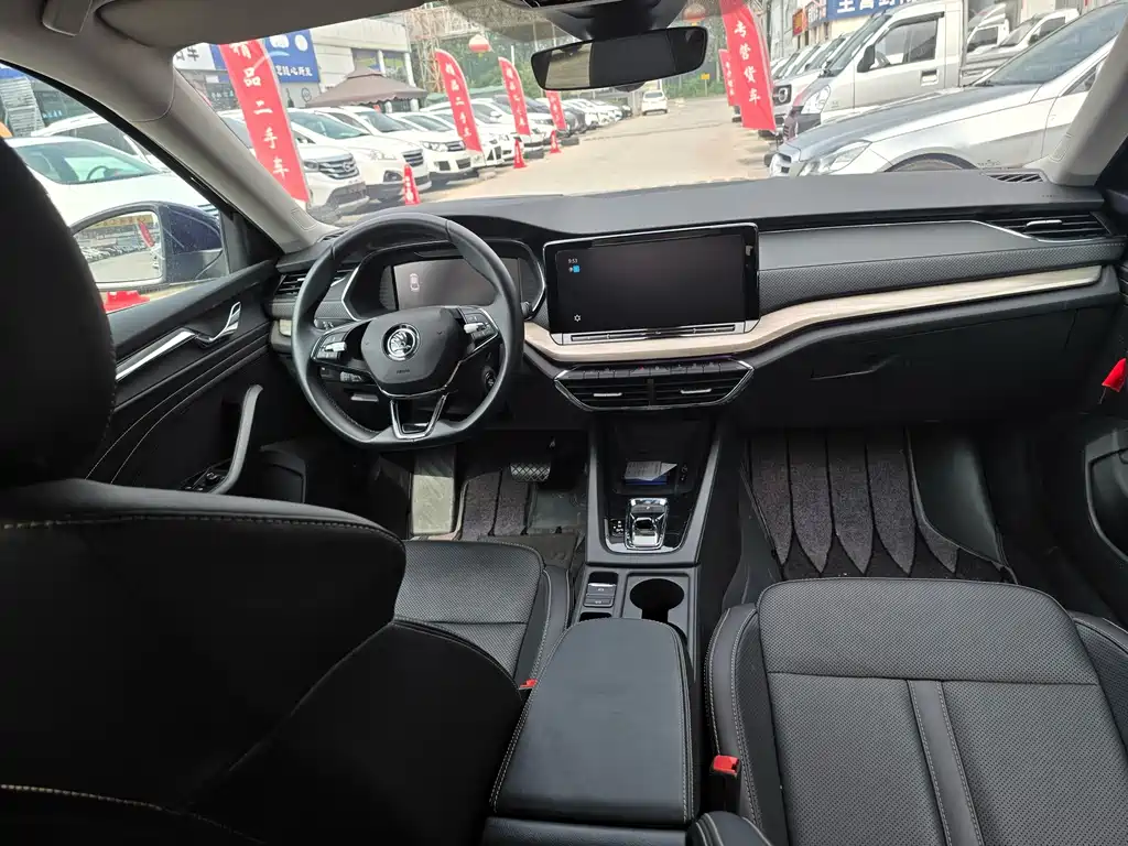 Skoda Octavia 2022 — фото 4