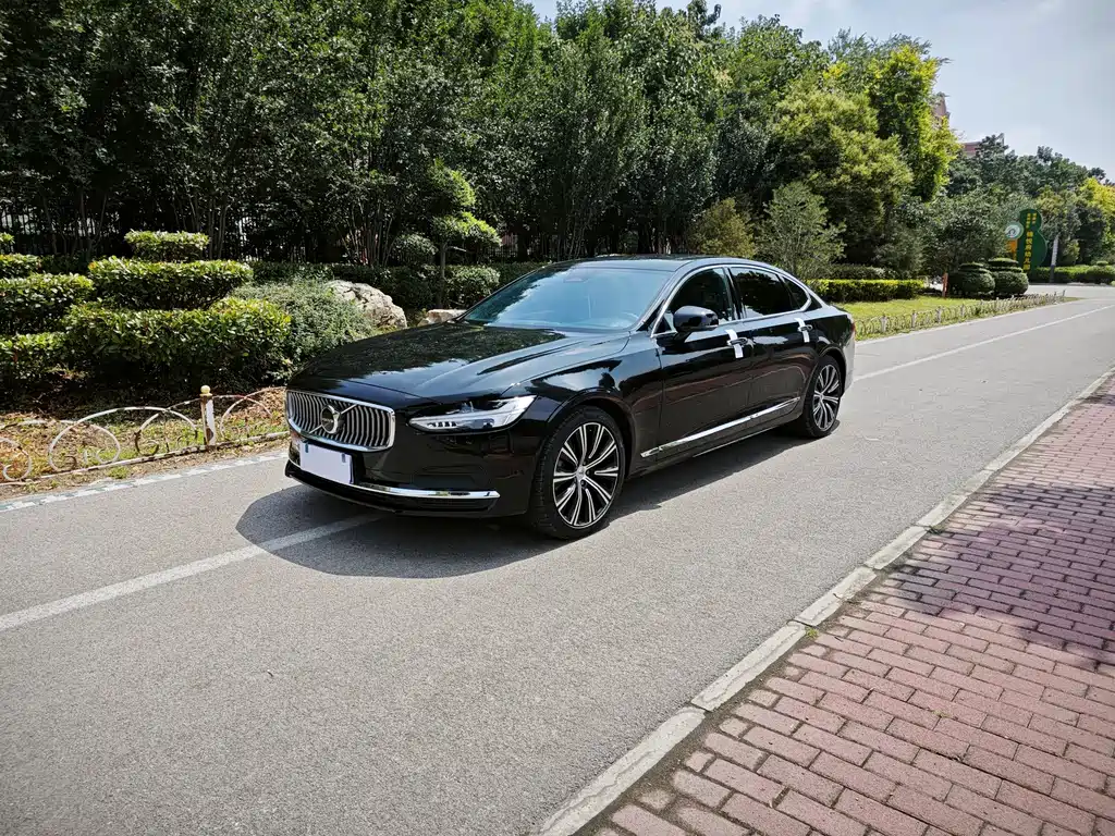 Volvo S90 2023