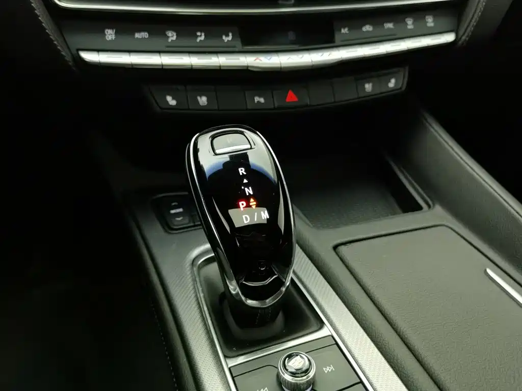 Cadillac CT5 2022 — фото 13