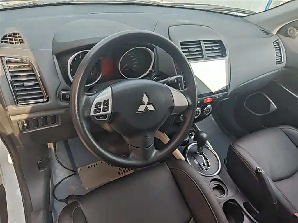 Mitsubishi ASX 2015 — фото 11
