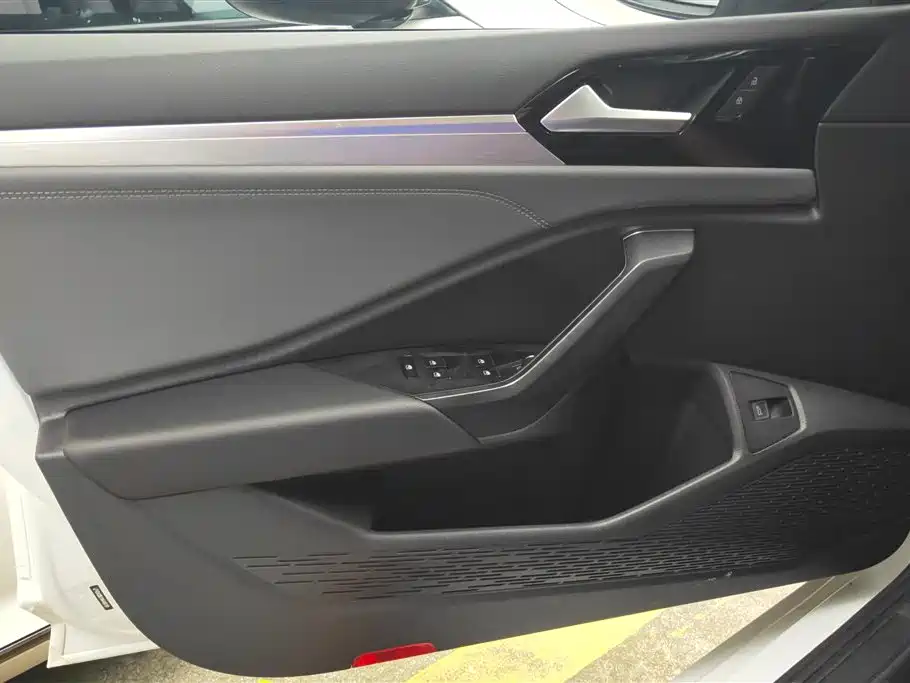 Volkswagen Sagitar 2022