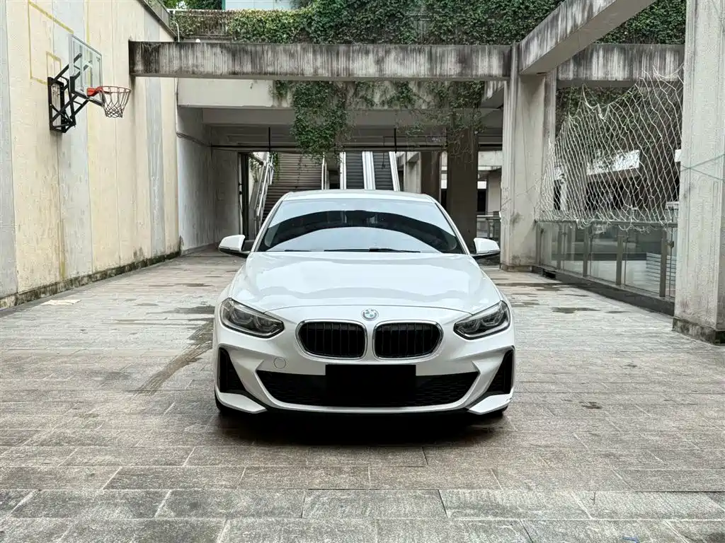 BMW 1 Series 2021 — фото 2
