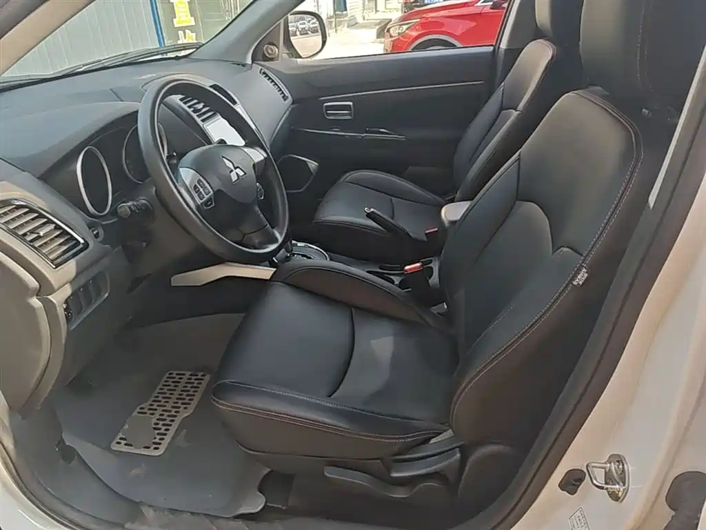 Mitsubishi ASX 2015 — фото 15