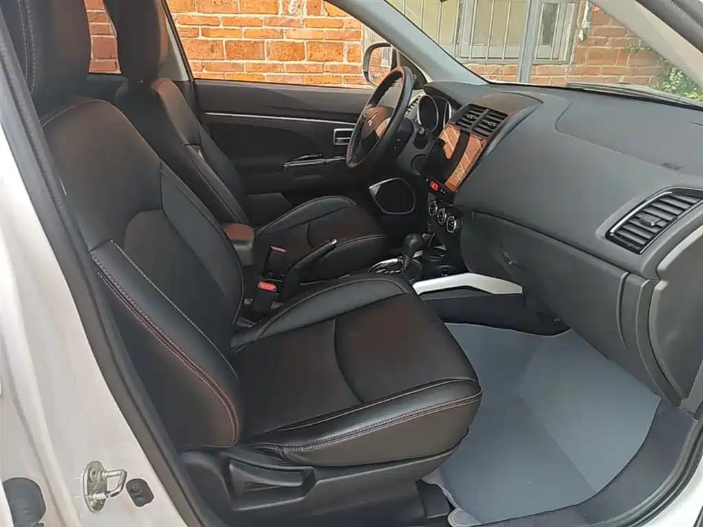 Mitsubishi ASX 2015 — фото 25