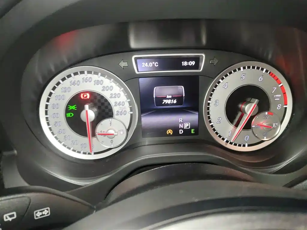 Mercedes-Benz A-Class 2015 — фото 4