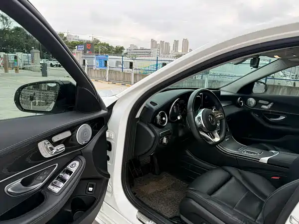 Mercedes-Benz C-Class 2021