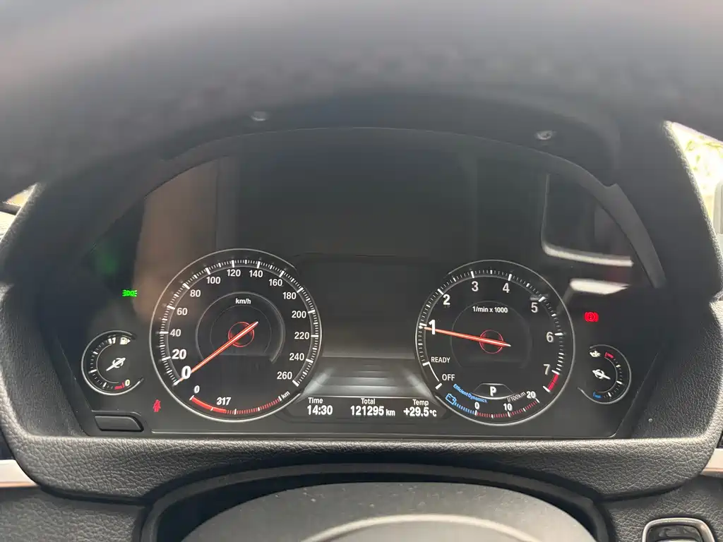 BMW 3 Series 2019 — фото 14