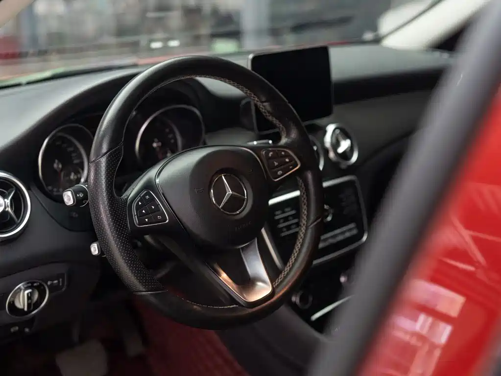 Mercedes-Benz GLA 2018 — фото 14