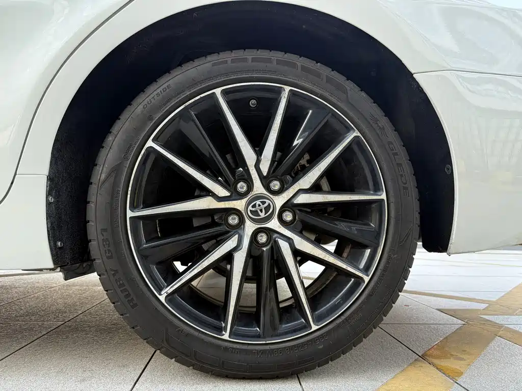 Toyota Camry 2021 — фото 19