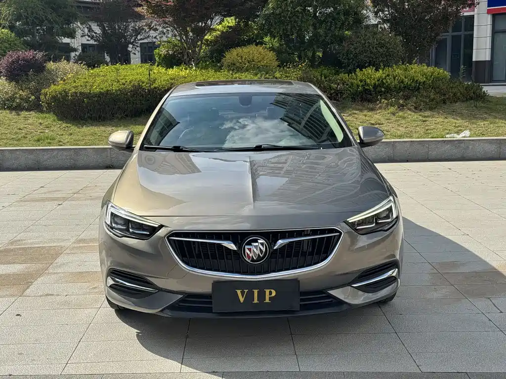 Buick Regal 2018 — фото 1