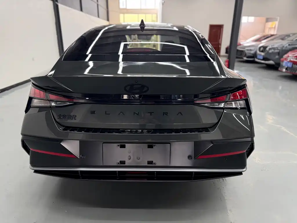 Hyundai Elantra 2023