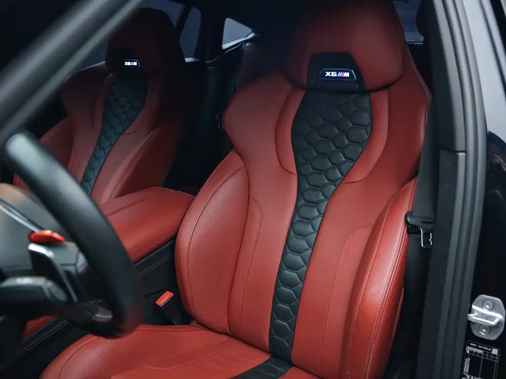 BMW X6 M 2020 — фото 11
