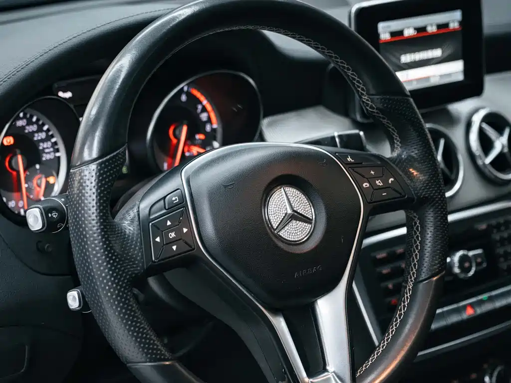 Mercedes-Benz GLA 2015 — фото 16