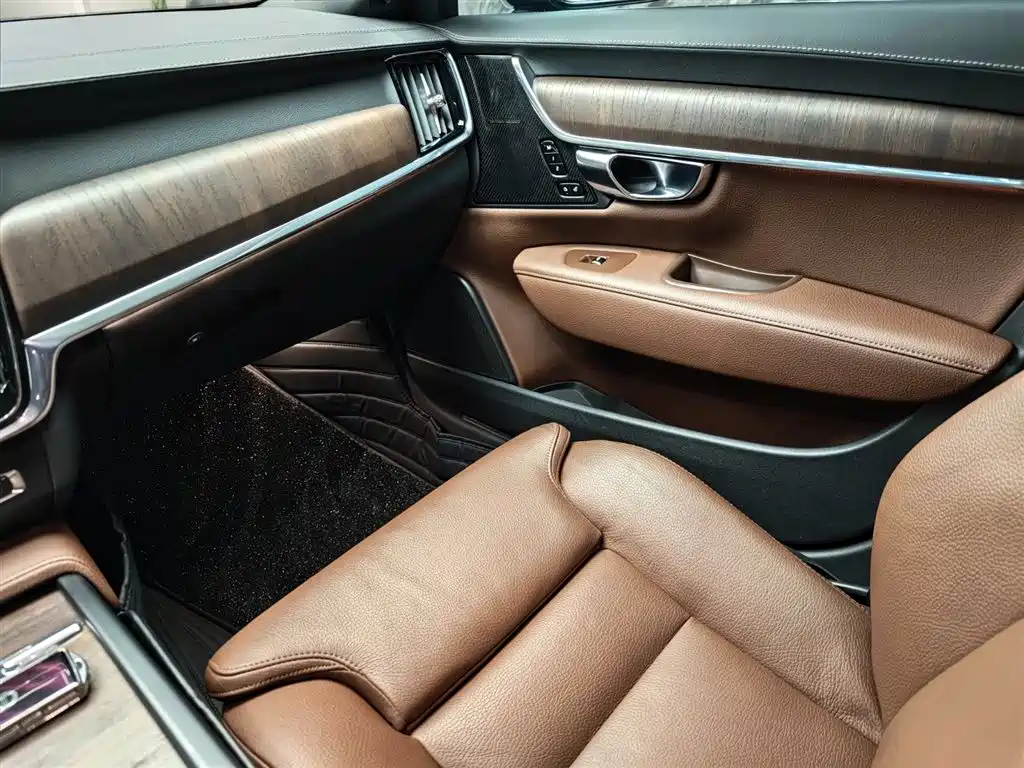Volvo S90 2020 — фото 17