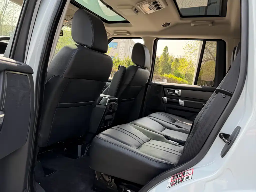 Land Rover Discovery 2016 — фото 10