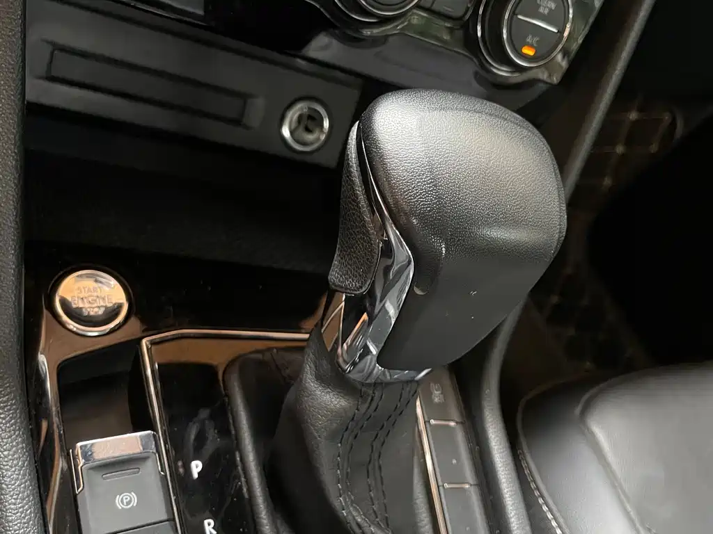 Volkswagen Tiguan L 2019 — фото 11
