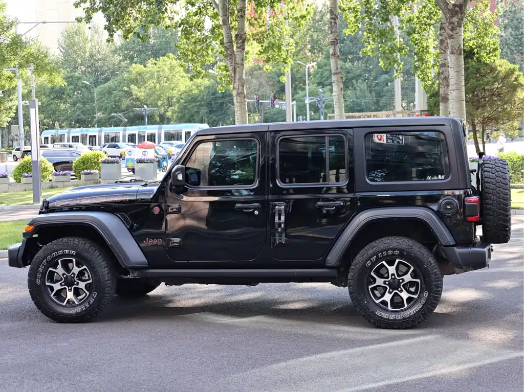 Jeep Wrangler 2022 — фото 8