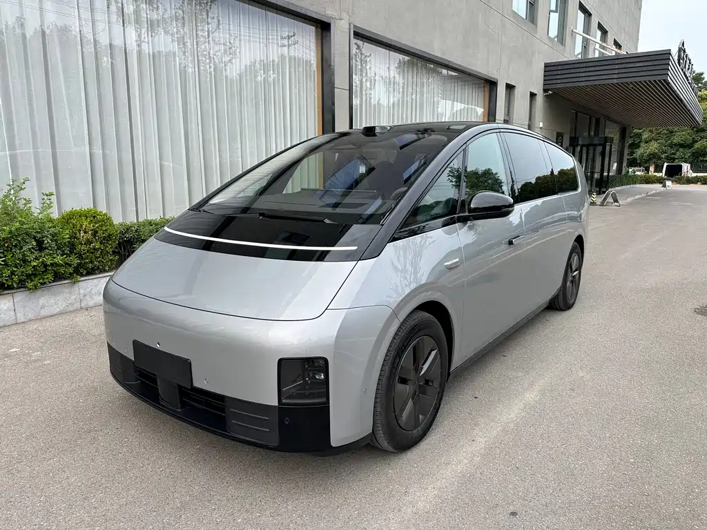 Li Auto Li MEGA 2025