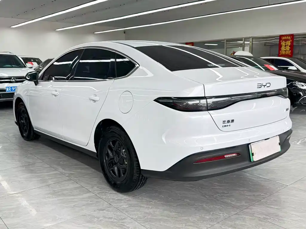 BYD Seal 05 DM-i 2025 — фото 4