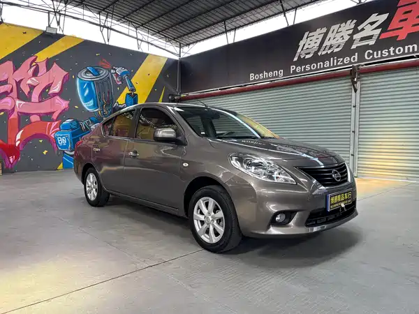 Nissan Sunny 2011