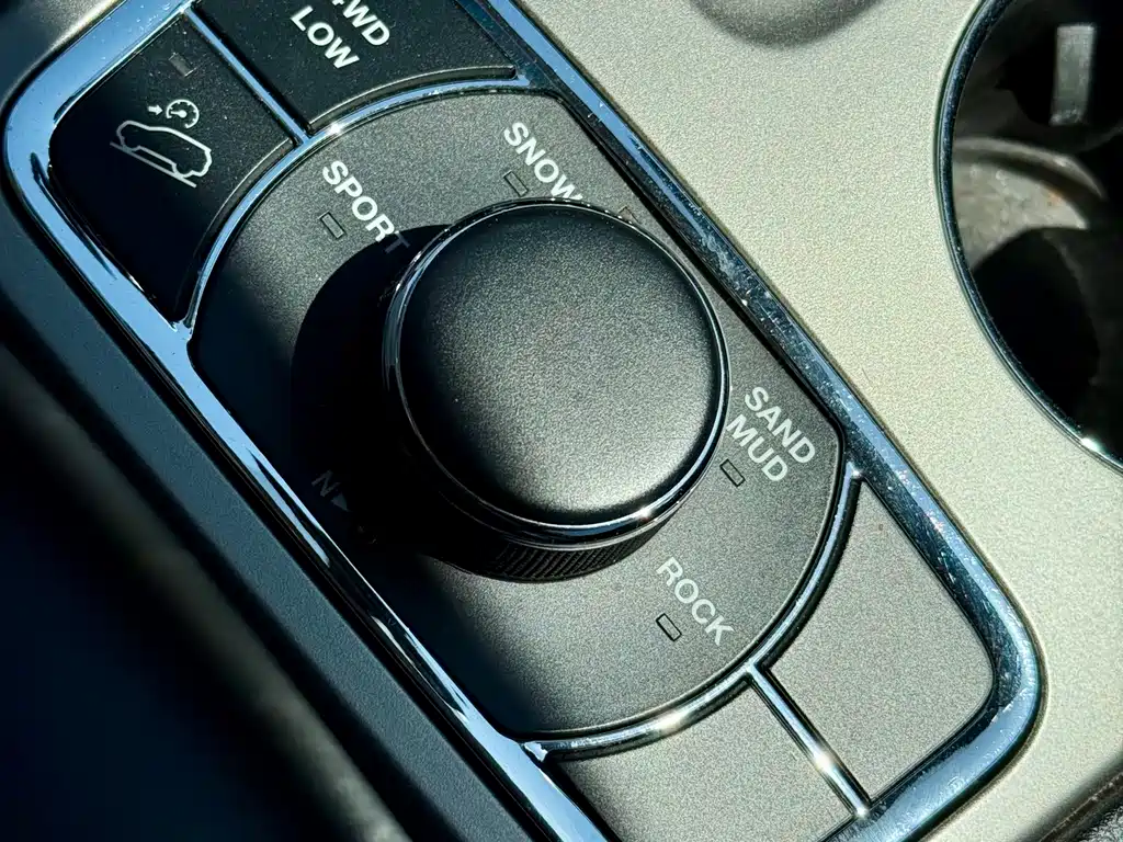 Jeep Grand Cherokee 2012 — фото 13
