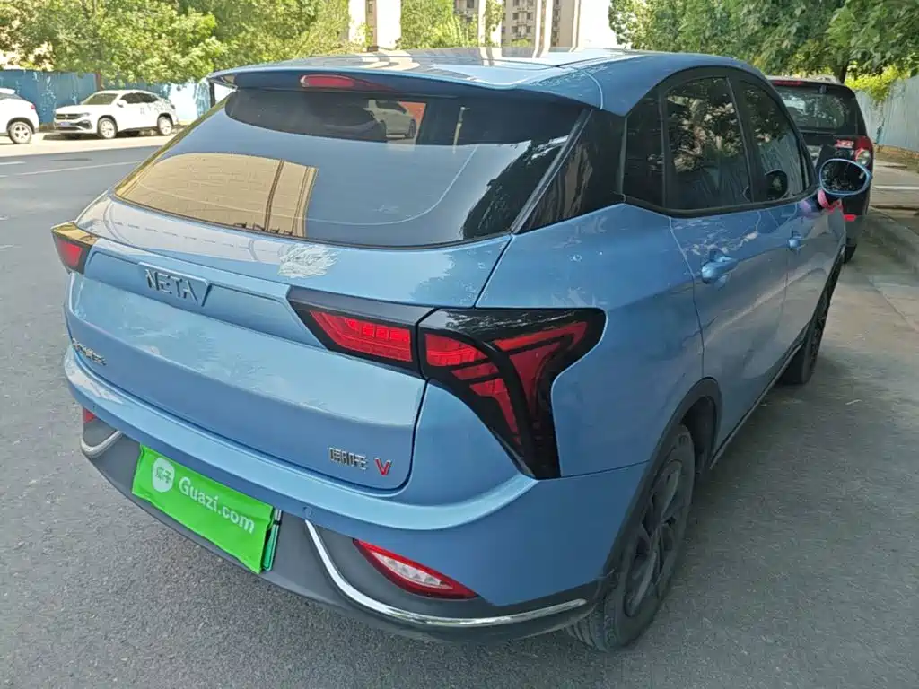 Neta V 2022
