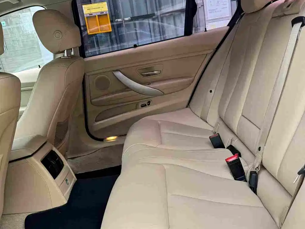 BMW 3 Series 2015 — фото 10