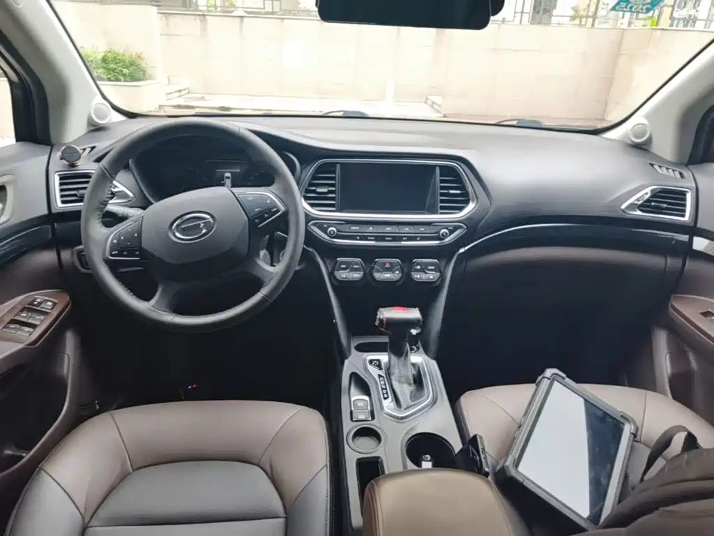 GAC Motor Trumpchi GS4 2017 — фото 10