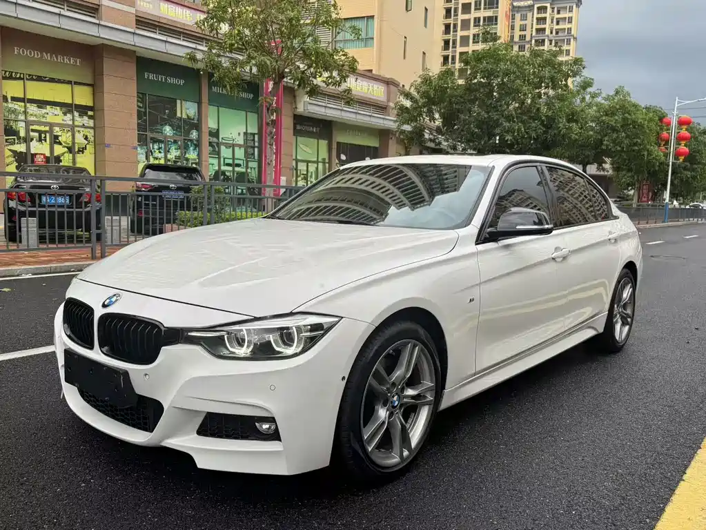 BMW 3 Series 2019 — фото 1