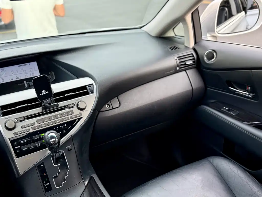 Lexus RX Classic 2011 — фото 16