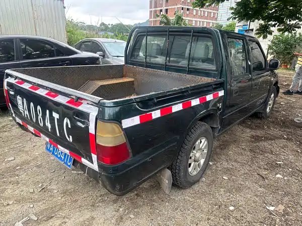 Isuzu Pickup 2015