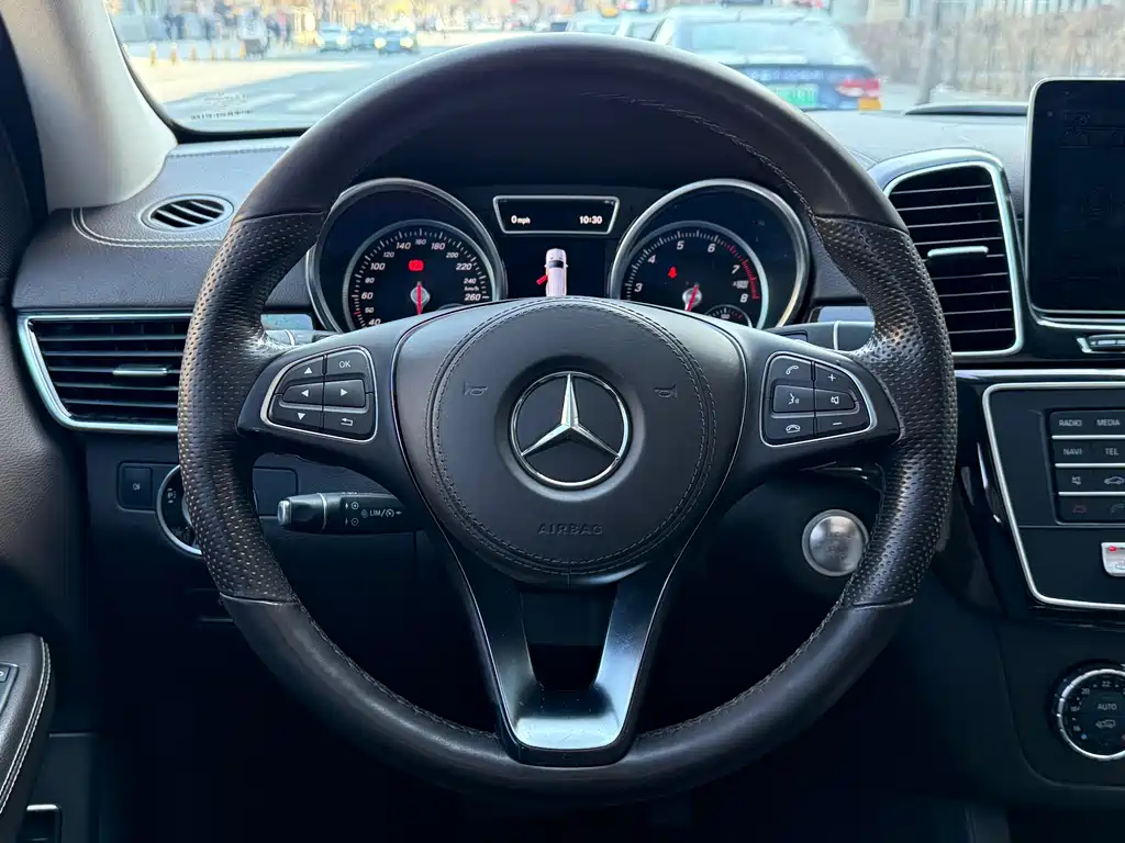 Mercedes-Benz GLS 2018 — фото 19