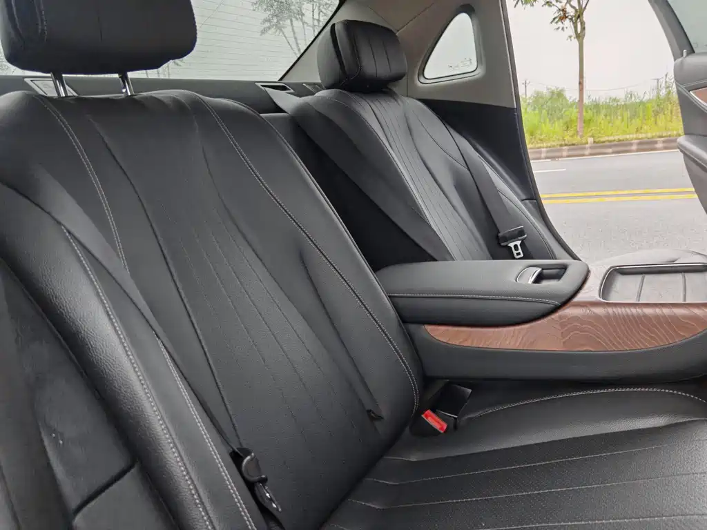 Mercedes-Benz E-Class 2020 — фото 11