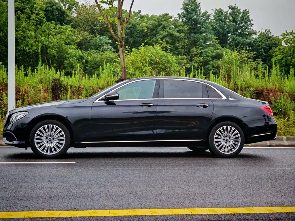 Mercedes-Benz E-Class 2020 — фото 13