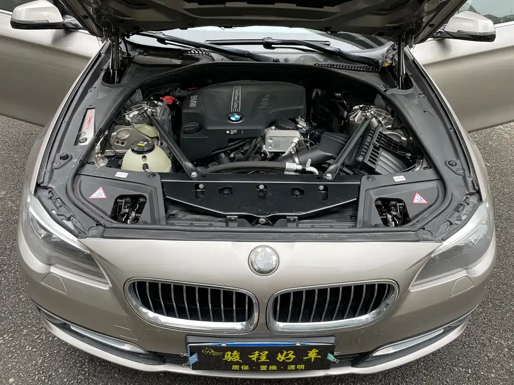 BMW 5 Series 2015 — фото 10