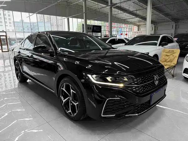 Volkswagen Passat 2023