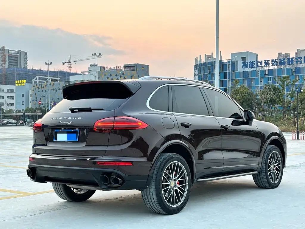 Porsche Cayenne 2016 — фото 6