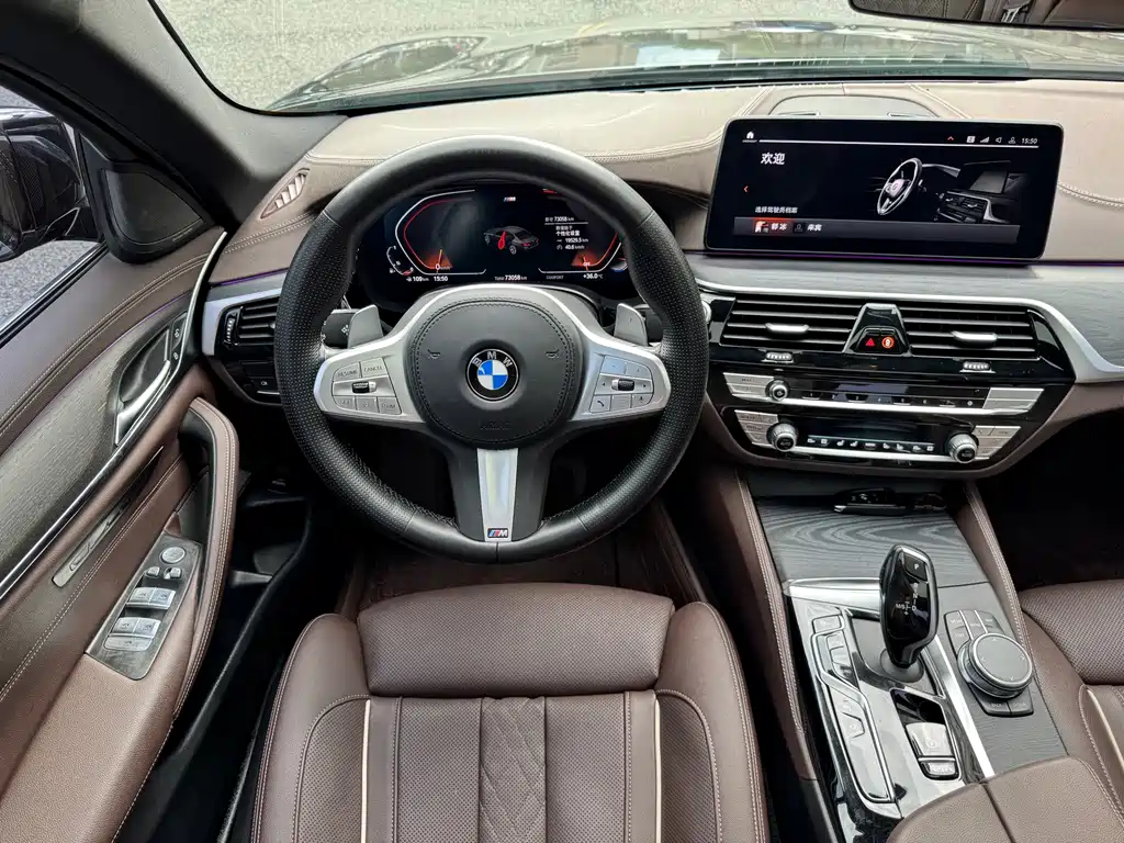 BMW 5 Series 2022 — фото 11