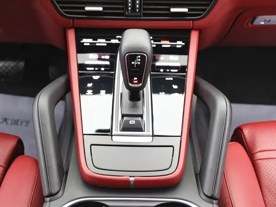 Porsche Cayenne 2020 — фото 20