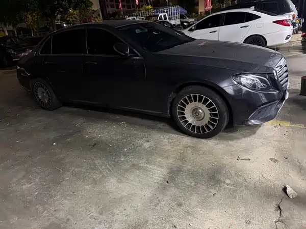 Mercedes-Benz E-Class 2016
