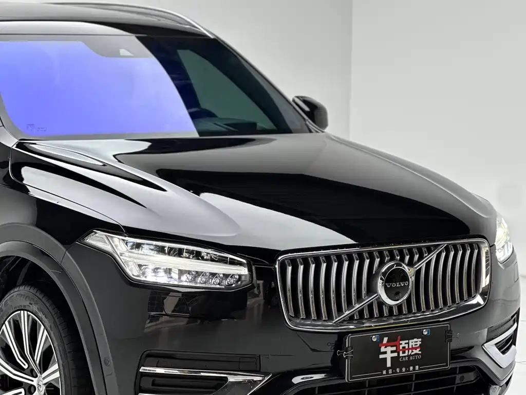 Volvo XC90 2021 — фото 11