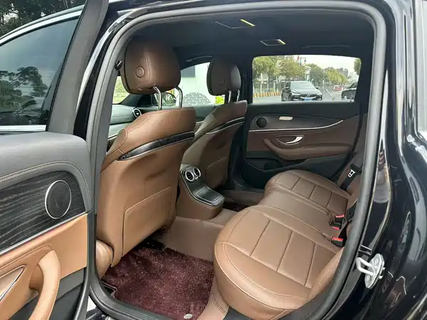 Mercedes-Benz E-Class 2024