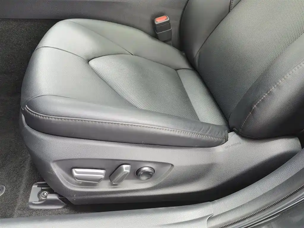 Toyota Camry 2023 — фото 20