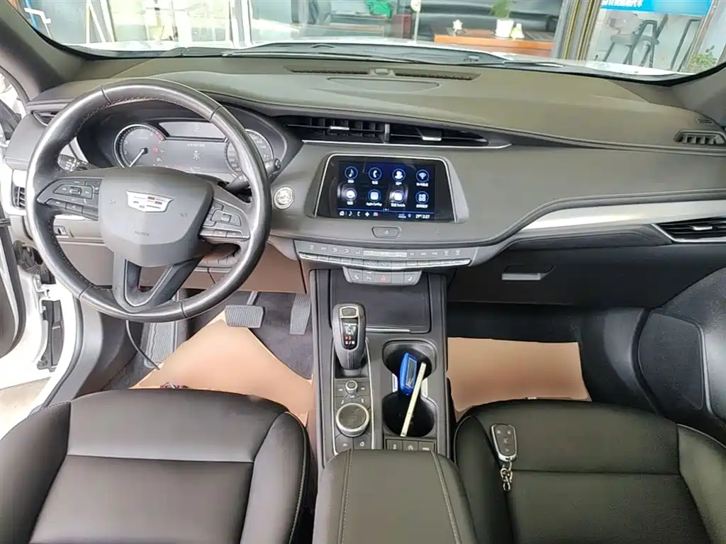 Cadillac XT4 2018 — фото 10