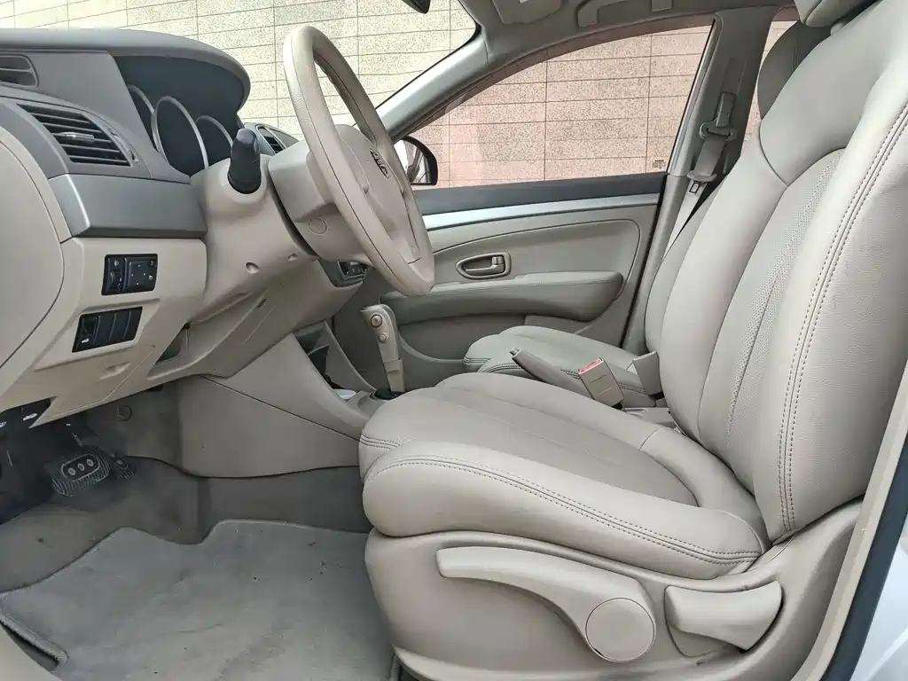 Nissan Sylphy 2015 — фото 6