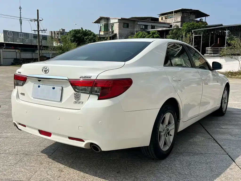 Toyota Reiz 2014 — фото 7