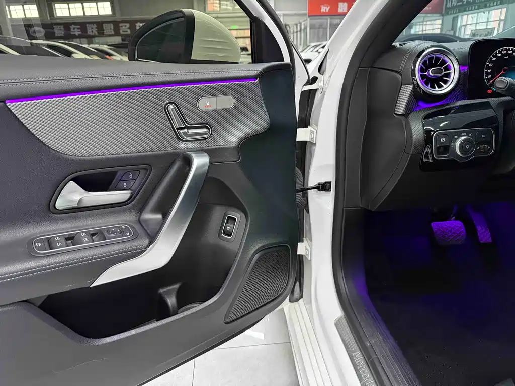 Mercedes-Benz A-Class 2023 — фото 9
